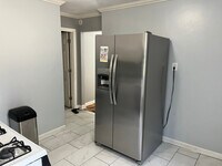 Building Photo - 84 Byron St