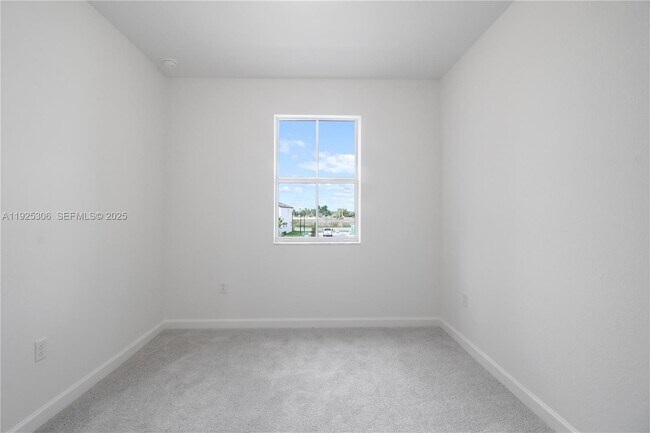 Building Photo - 2729 SE 25th Ave