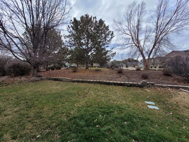 Building Photo - Dog Friendly Home in Boise!