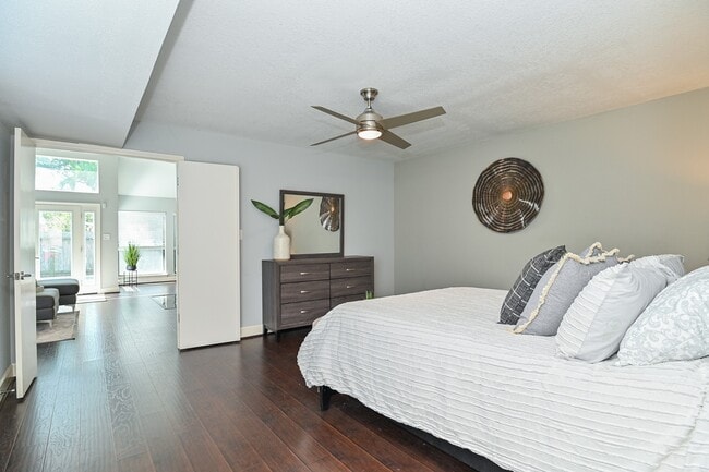 Building Photo - 12800 Briar Forest Dr