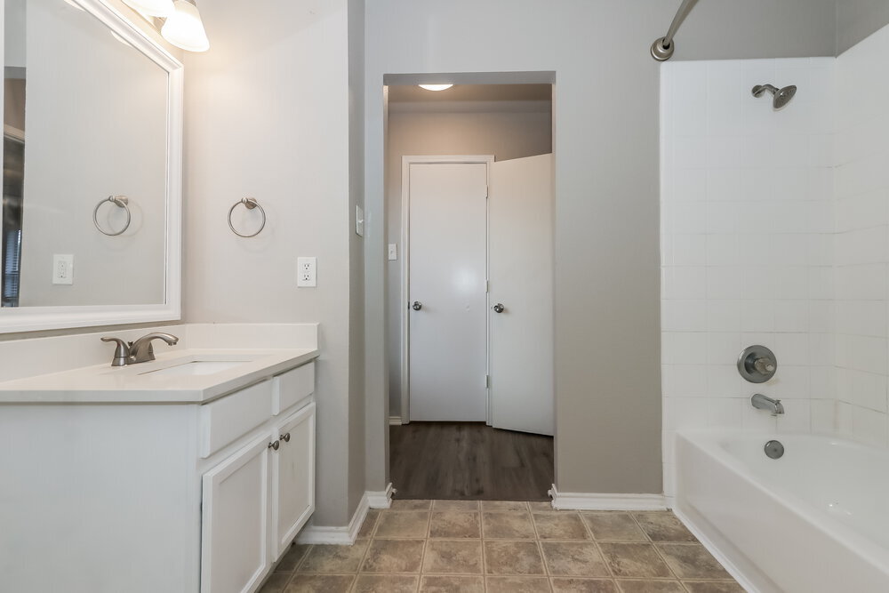 Building Photo - 21118 Bridgemeadows Ln