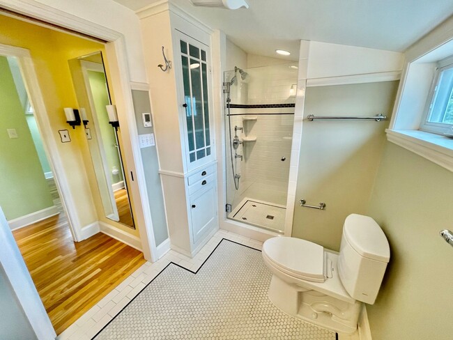 Building Photo - Well Maintained- 3 bed 2 bath Home - Piedm...