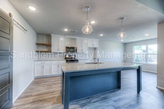 Building Photo - FOR LEASE | Bixby West | Available Now!