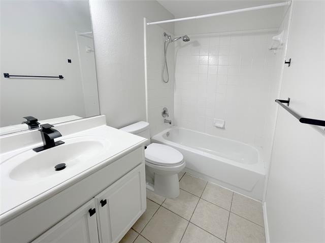 Building Photo - 7850 Greenvalley Ln
