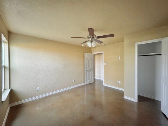 Building Photo - Adorable 3 Bedroom, 2 Bathroom, 1 Car Garage Duplex in Harker Heights TX