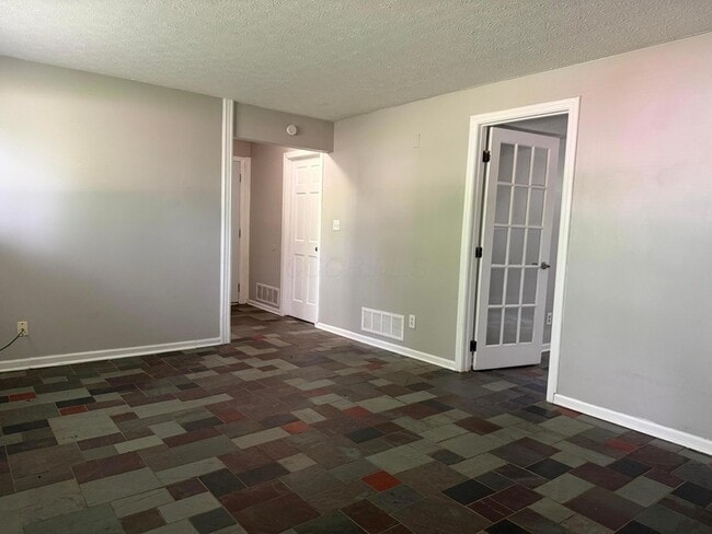 Building Photo - 2348 Warfield Dr