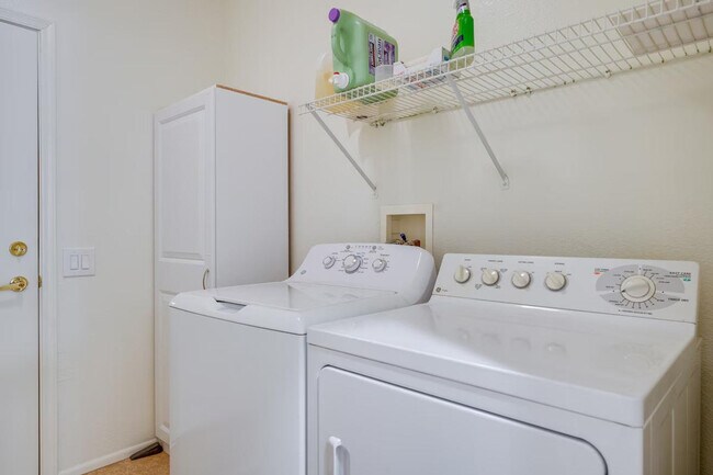 Building Photo - 16426 W Boulder Vista Dr