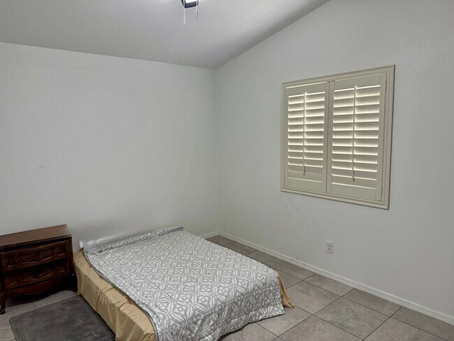 Building Photo - Three Bedroom Two Bath San Luis Home in Los Mezsquites