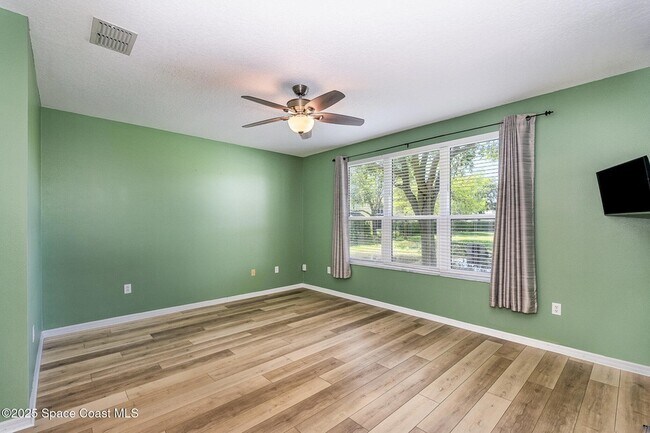 Building Photo - 400 Trotter Ln