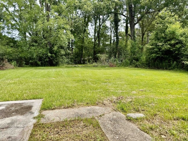 Building Photo - 10363 White Oak Dr