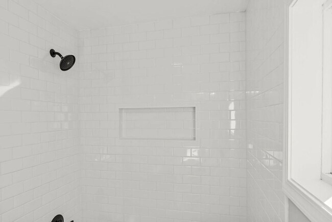 Building Photo - 3BR/2BA Cottage that's on the Rive – Minutes from Downtown Knoxville and Maryville