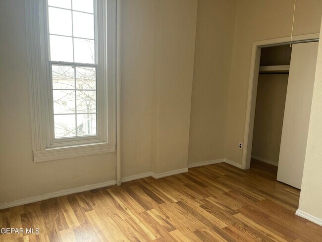 Building Photo - 1026 Myrtle Ave