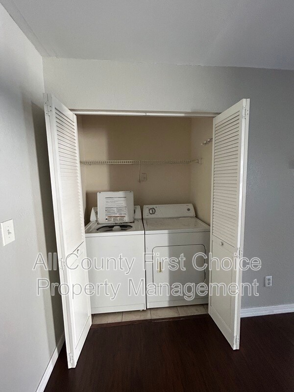 Building Photo - 10263 Gandy Blvd N