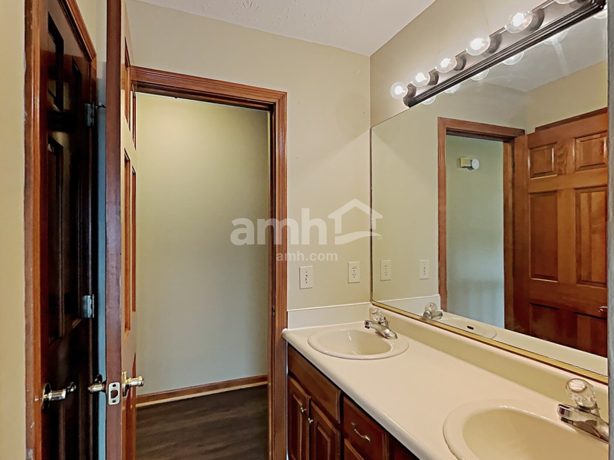 Building Photo - 9186 Pointe Ct