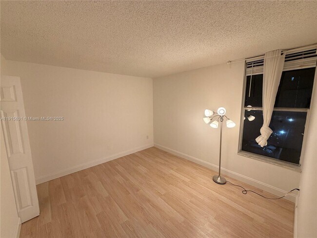 Building Photo - 2350 NE 135th St