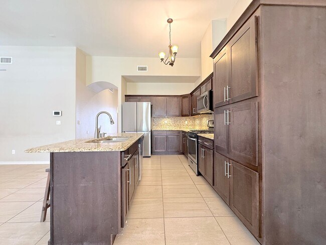 Building Photo - West El Paso 4 bed refrig A/C Home in Enchanted Ridge!