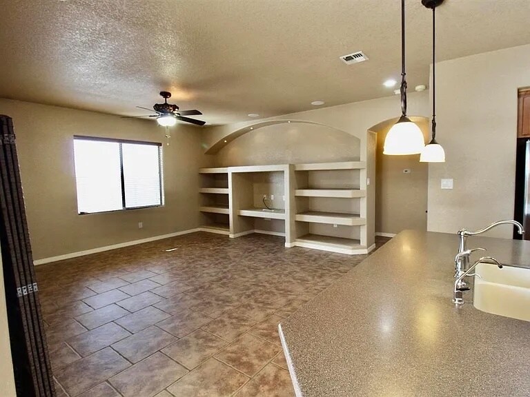 Building Photo - 11242 S Sally Dr