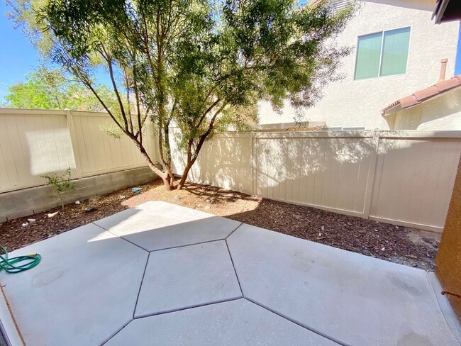 Building Photo - BEAUTIFUL 3 BEDROOMS 2.5 BATHS 2 STORY SINGLE FAMILY HOME WITH 2 CAR GARAGE