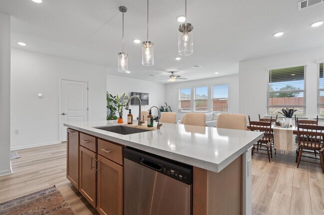 Building Photo - 1617 Purple Martin Dr