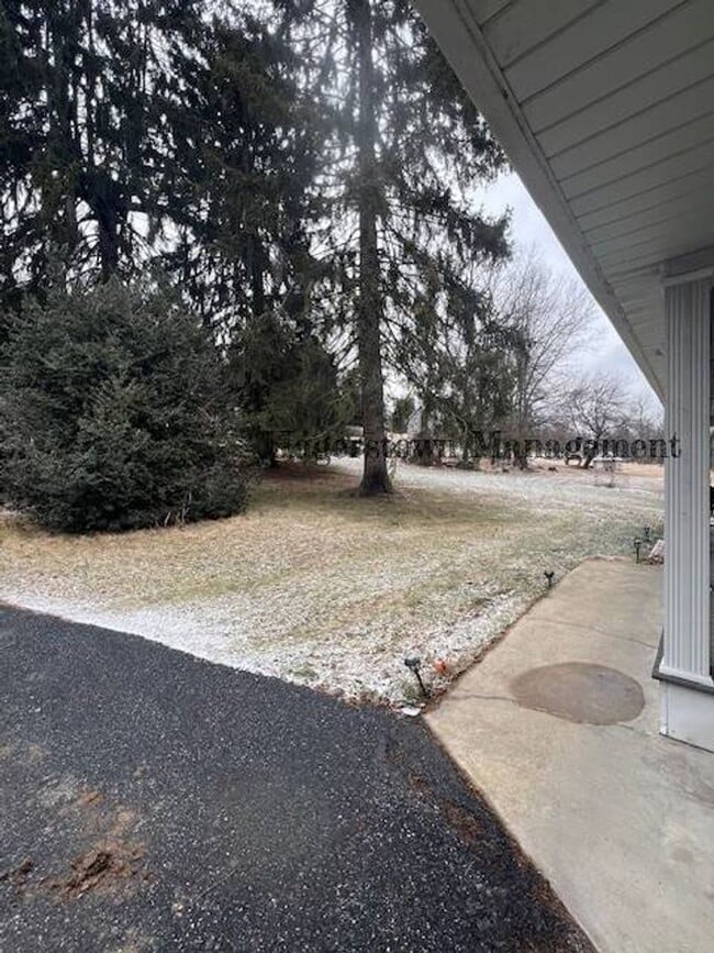 Building Photo - Beautiful Home in Blue Ridge Summit