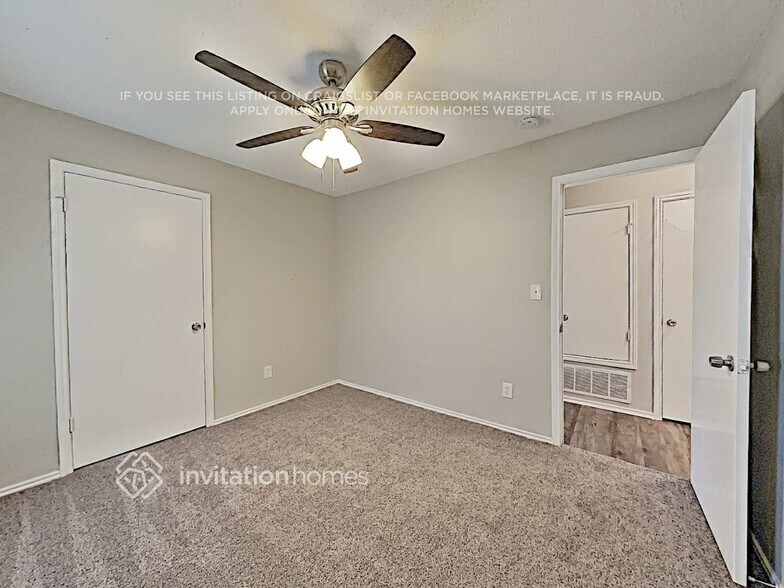 Building Photo - 7001 Seascape Dr