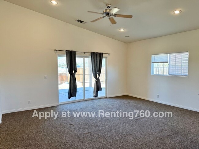 Building Photo - Spacious 3 Bed 2 Bath Home!