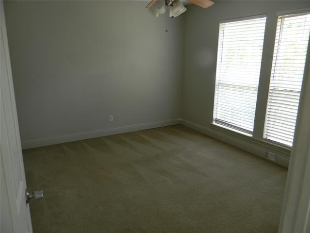 Building Photo - 416 Roland Dr