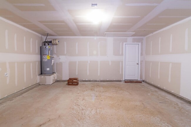 Building Photo - 404 Dewberry Dr