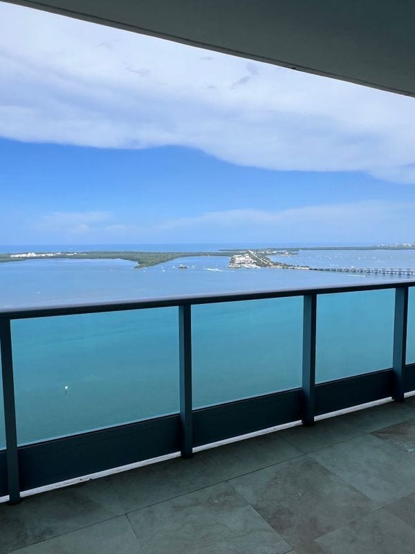 Building Photo - 1331 Brickell Bay Dr