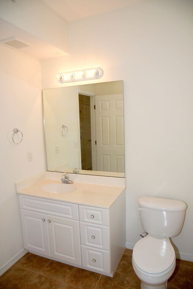 Building Photo - 1501 Partin Dr N