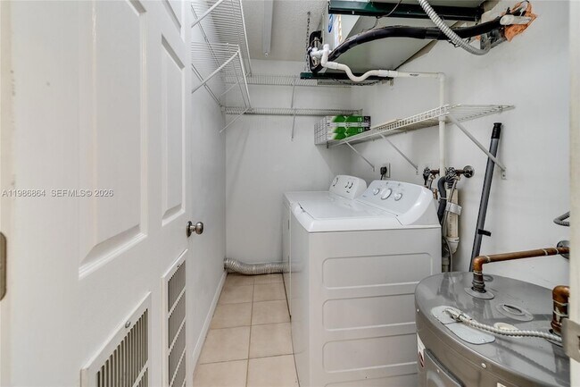 Building Photo - 4150 Jimmy Buffett Mem Hwy