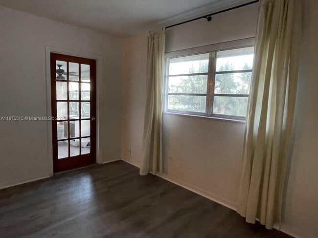Building Photo - 2510 SW 81st Ave