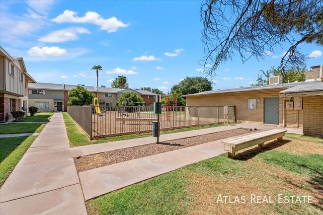 Building Photo - 3807 S Mill Ave