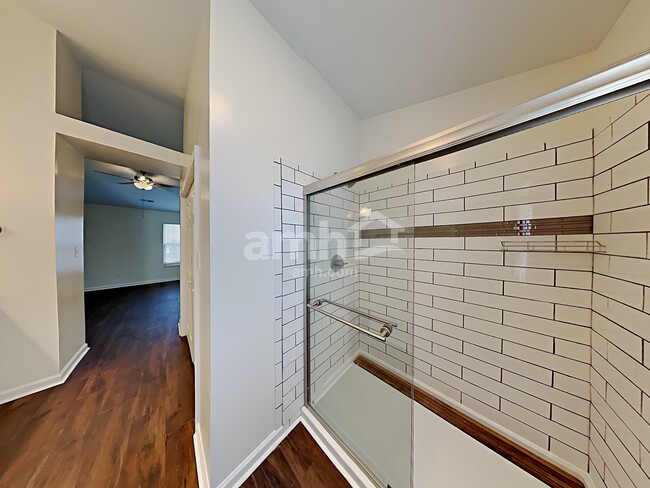 Building Photo - 3806 Glen Lyon Dr