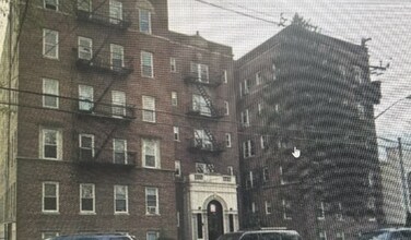 Building Photo - 758 Jersey Ave