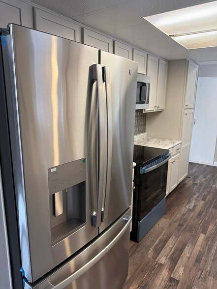 Building Photo - 208 Slate Hill Rd