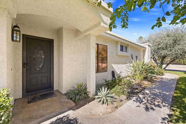 Building Photo - 68615 Paseo Soria