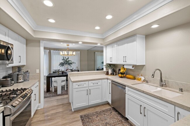 Building Photo - Charming Townhome in Turtle Rock