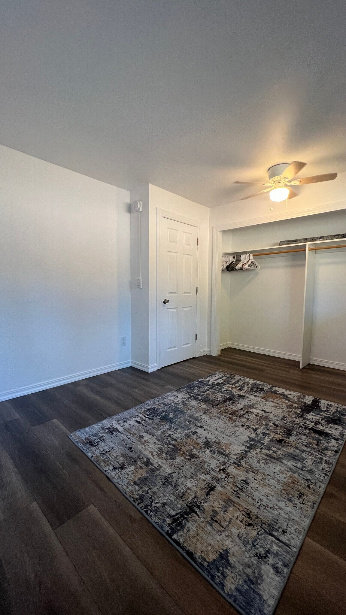 Building Photo - 1065 University Ave