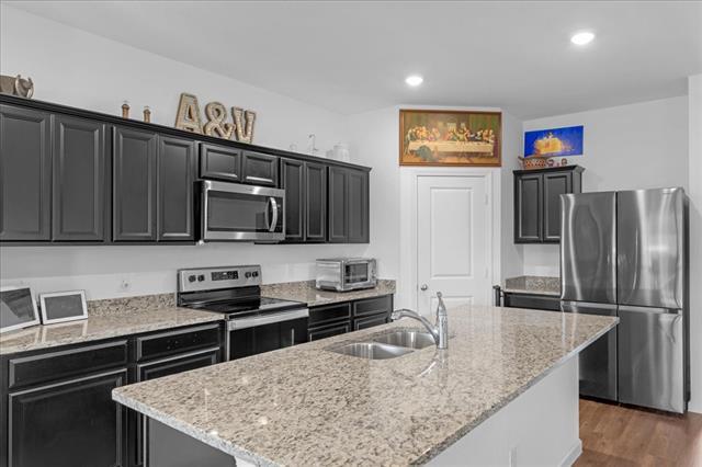 Building Photo - 10357 Jameson Ln