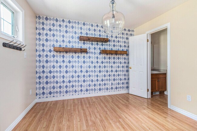 Building Photo - 1017 Bluestem Ln