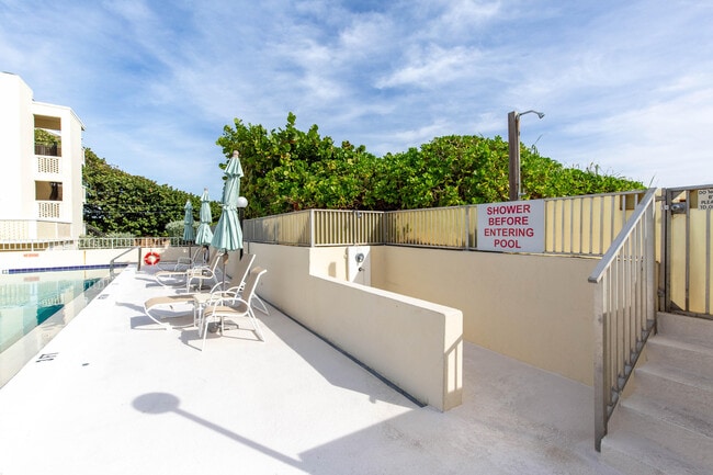 Building Photo - 2565 S Ocean Blvd