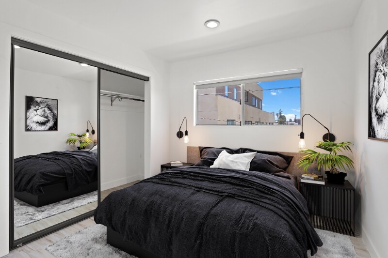 Building Photo - 249 S Coronado St