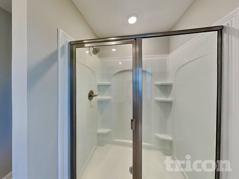 Building Photo - 1085 Dublin Dr