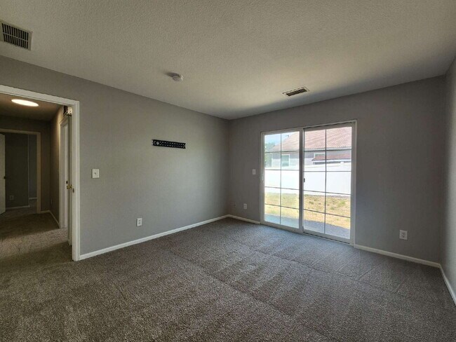 Building Photo - Great 3 Bed Ranch Style Home In Green Valley Ranch Neighborhood