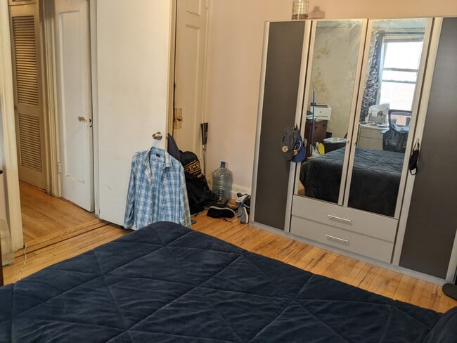 Bedroom - 2 Grant St