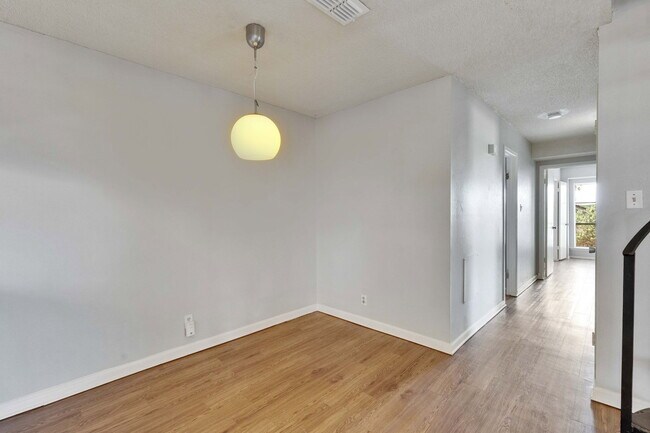 Building Photo - 1714 Timber Ridge Dr