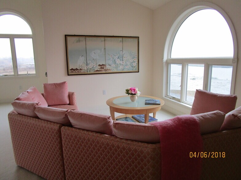 master bedroom sitting area - 103 Summer St