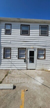 Building Photo - 1015 N Scott Ave
