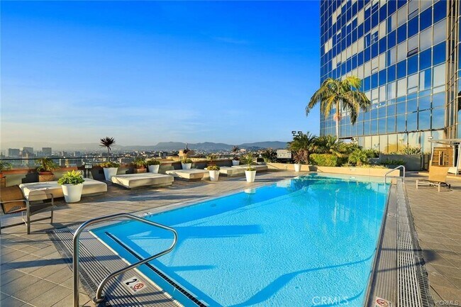 Building Photo - 1100 Wilshire Blvd